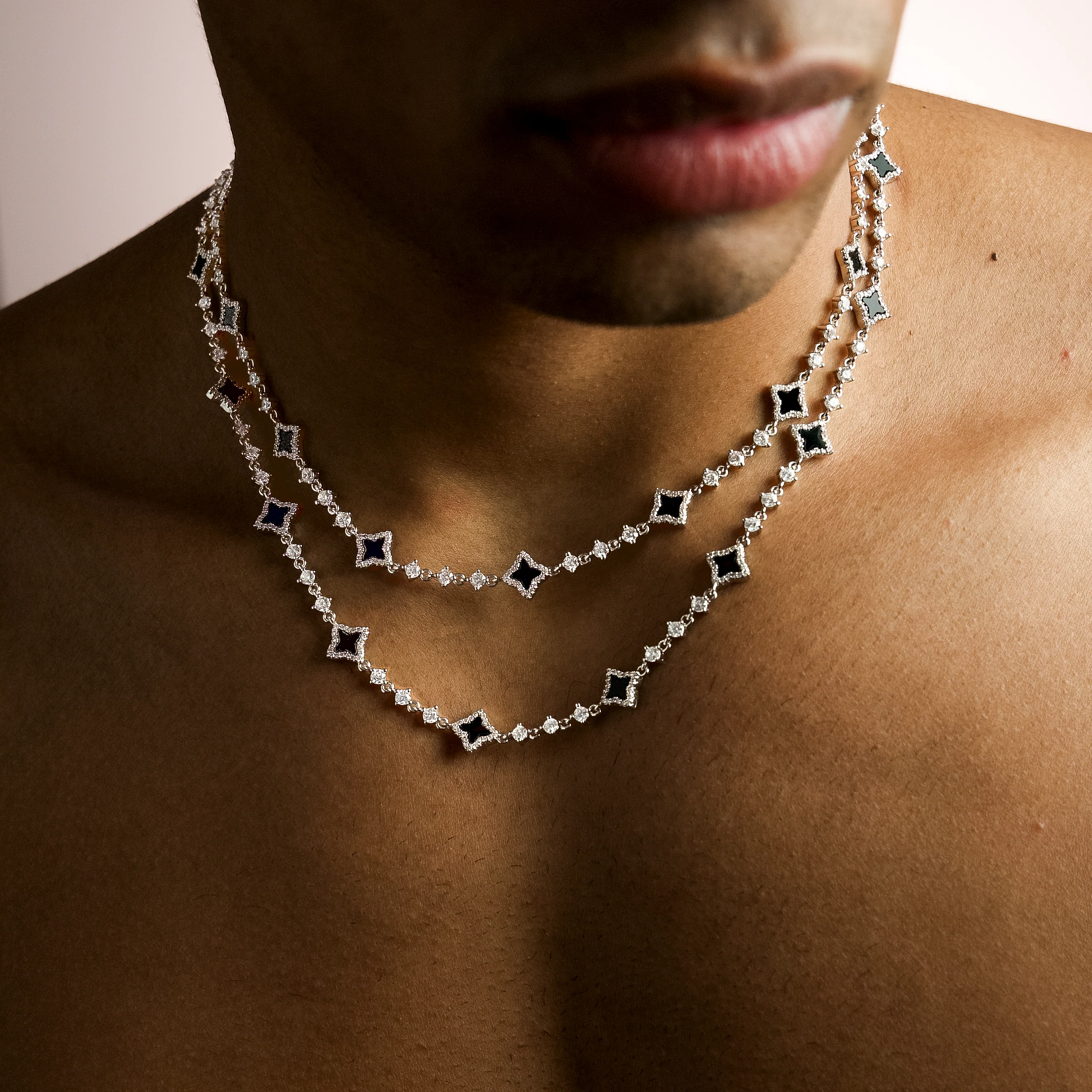 Chaîne Flower Tennis Argentée - Motif Noir - Image 3