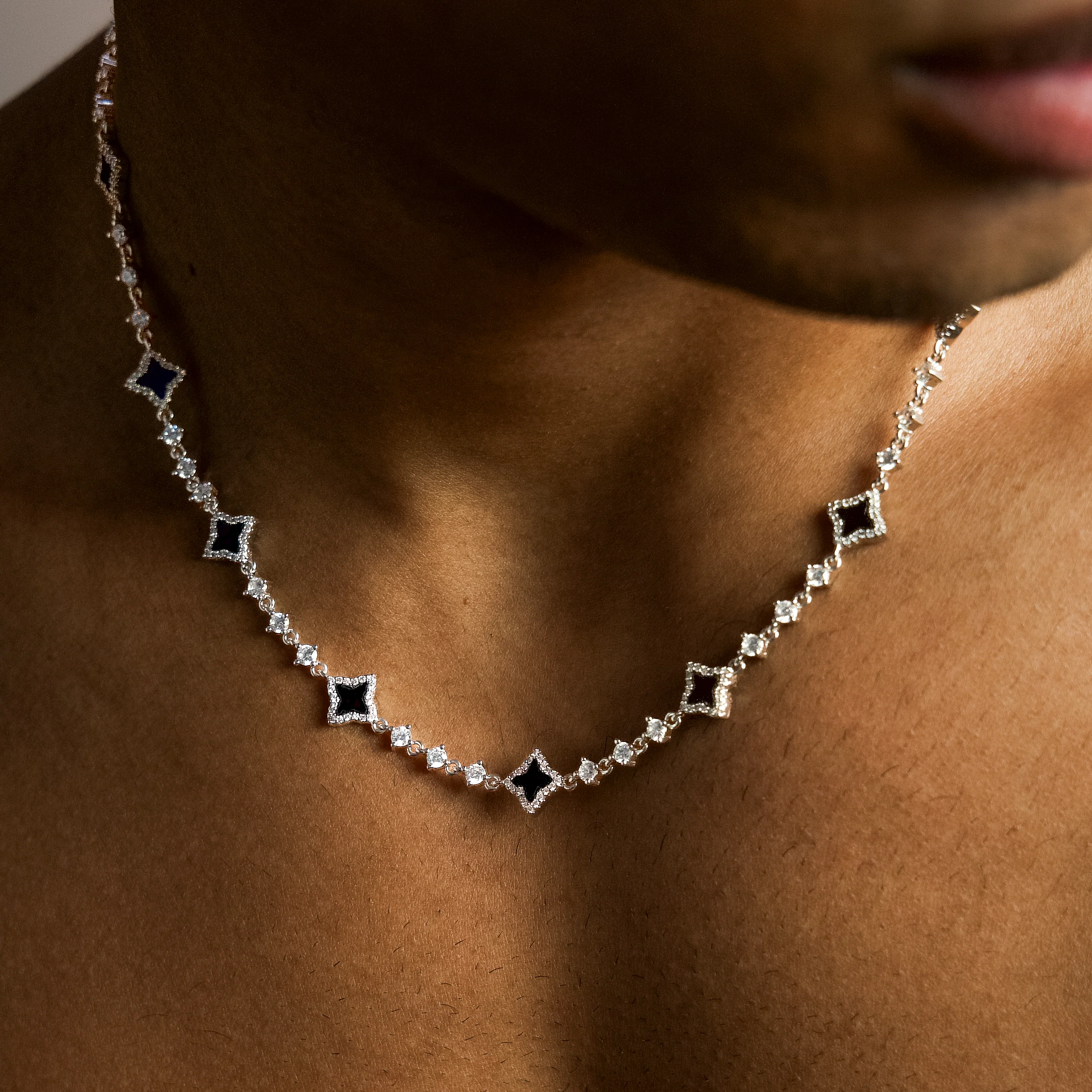 Chaîne Flower Tennis Argentée - Motif Noir - Image 4